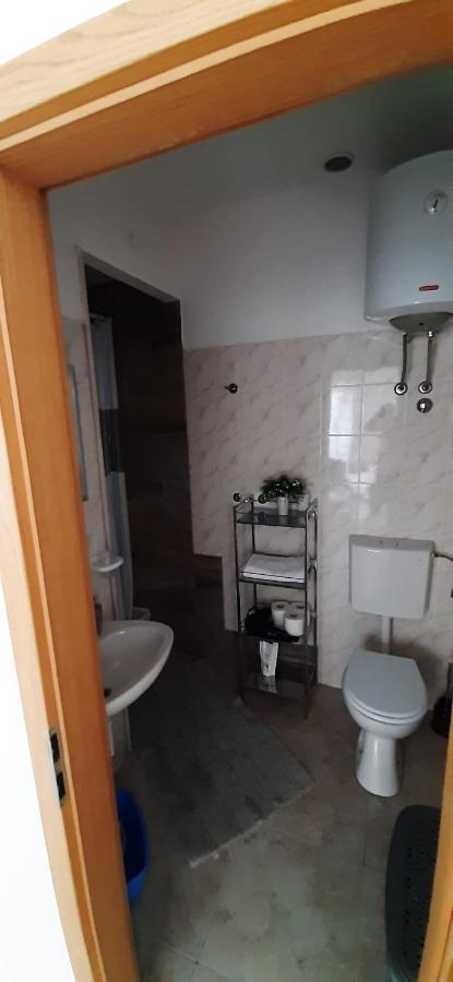 Vikula Apartment Duce Ngoại thất bức ảnh